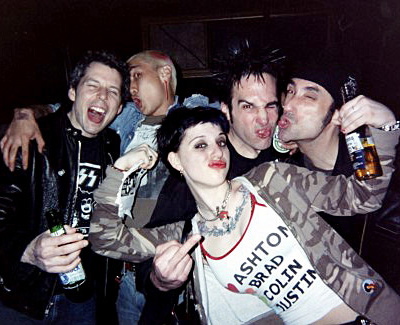 WALT GETTIN LOADED WITH JIMBO, SUZY HOTROD FROM LADY UNLUCK, AND DAVE & VIN FROM THE CYCLONES
